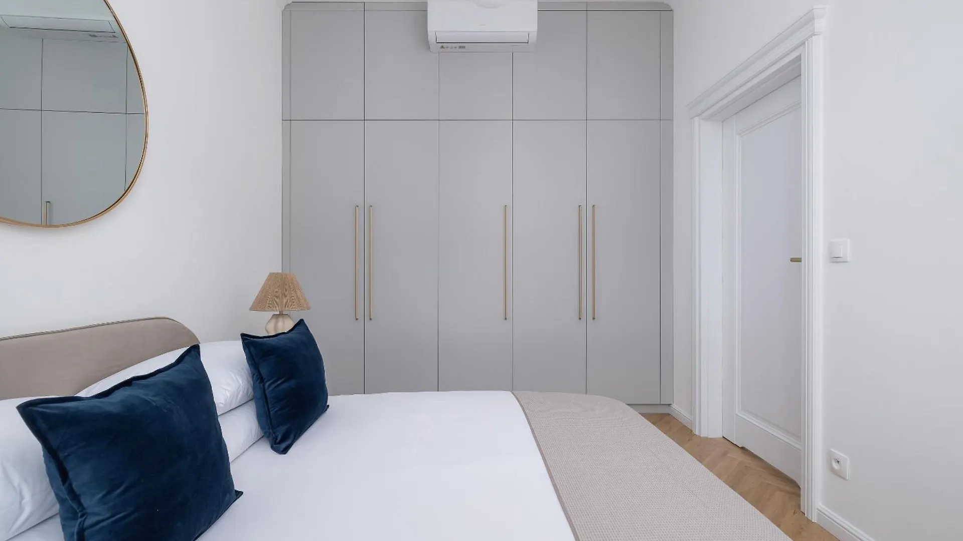 4-Bedroom Apartment - Private Sauna - Wielopole 7 Krakow